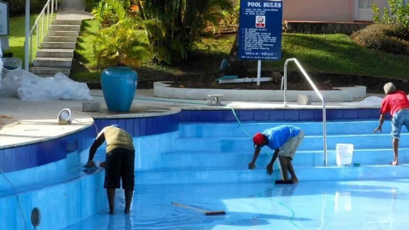 Looking for Pool Repair Service? Consider the Following Factors